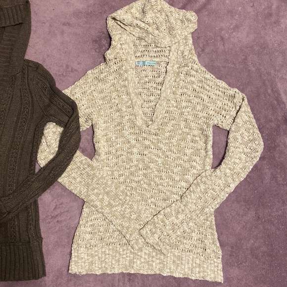 2 Maurice’s knit hooded sweater/ shirts. Size small - Picture 3 of 13